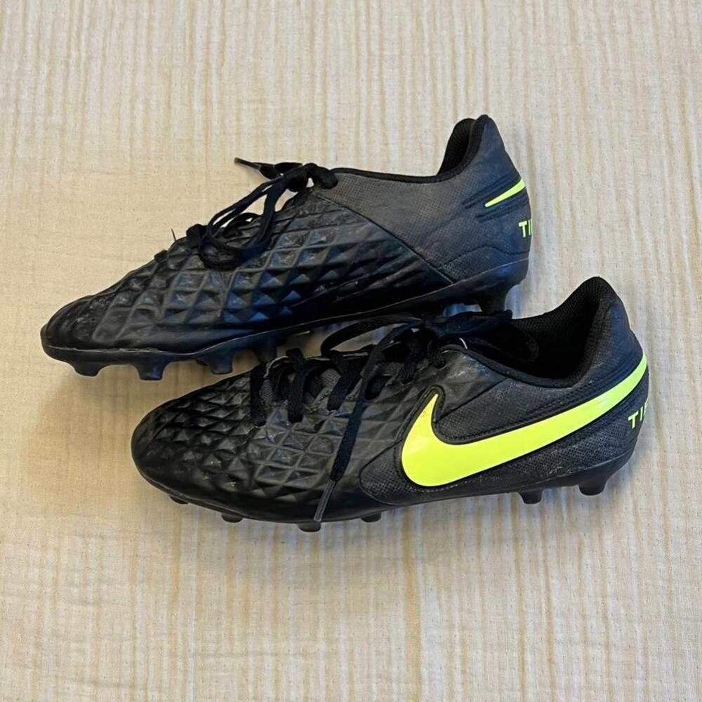 Nike Jr